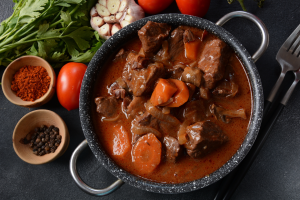 牛肉勃艮第（Boeuf Bourguignon）— 傳統紅酒慢燉秘訣